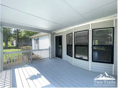 Main picture of 512 Howard Gap Rd