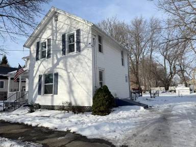 Main picture of 308 E Argyle St