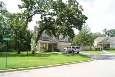 Main picture of 501 Grey Oak Ct