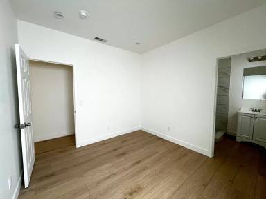 Main picture of 1220 W 25th St