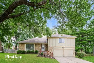 Main picture of 8802 W 95th Ter