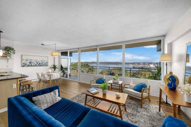 Main picture of 235 Broadway