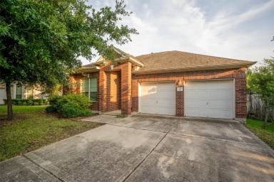 Main picture of 714 Bent Wood Pl