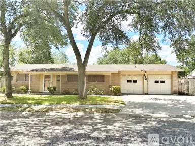 Main picture of 1701 Santa Maria St