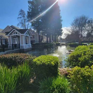 Main picture of 1070 Lake Front Dr