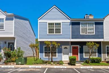 Main picture of 1815 Garys Park