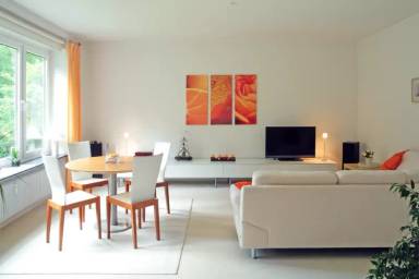 Main picture of 1404 Harbor Blvd