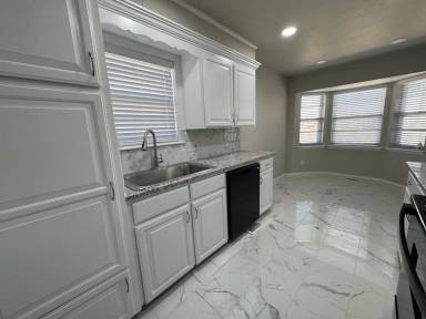 Main picture of 301 S Fern Pl