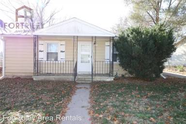 Main picture of 1225 W 18th St