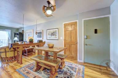 Main picture of 3231 Lakeside Dr