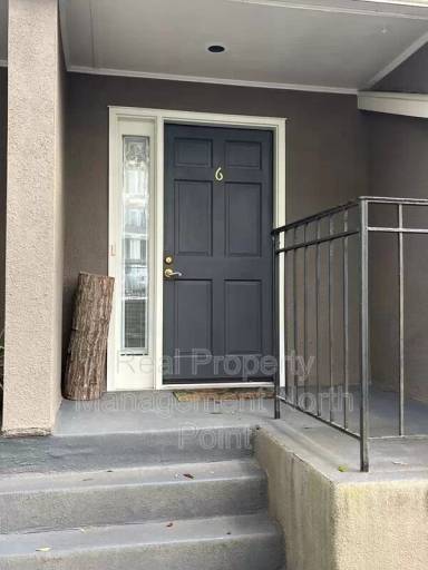 Main picture of 6 Saint Claire Ln NE