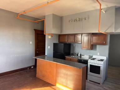 Main picture of 304 S Graham St