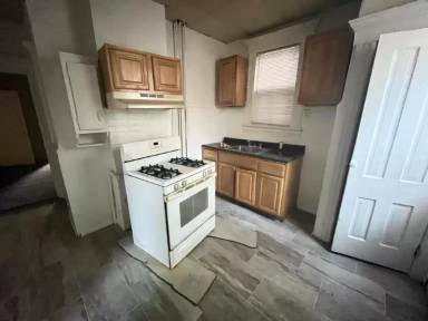 Main picture of 320 Claremont Ave