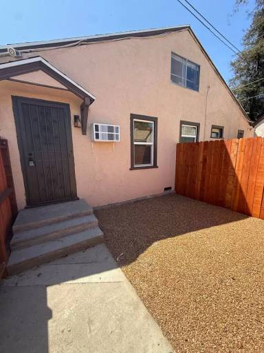 Main picture of 2025 Addison Way