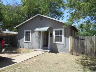 Main picture of 2208 26th St