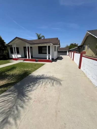 Main picture of 615 N Orange Ave