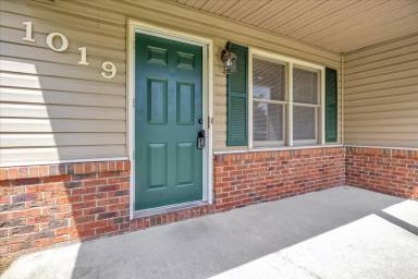 Main picture of 1019 Blue Leaf Pl