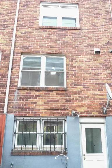 Main picture of 27 Monroe St