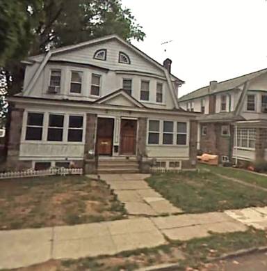 Main picture of 407 E 19th St