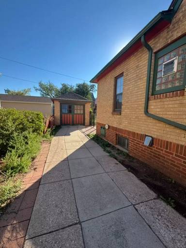 Main picture of 2817 Pioneer Ave