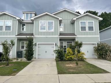 Main picture of Villas at St. Charles