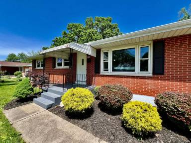 Main picture of 2501 Elmo Pl