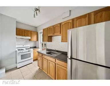Main picture of 55 Oak St