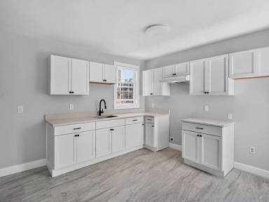 Main picture of 371 Crown St