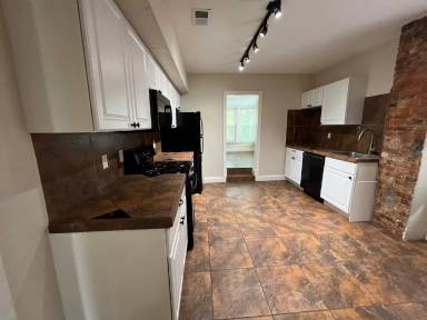 Main picture of 6844 Thomas Blvd