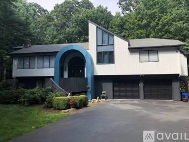 Main picture of 141 Old Hyde Rd