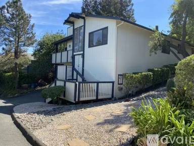 Main picture of 2281 Yale St