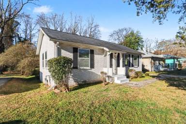 Main picture of 2117 Blayton Ln SE