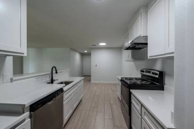 Main picture of 6501 Lipes Blvd
