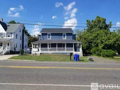 Main picture of 700 W Summer Rd