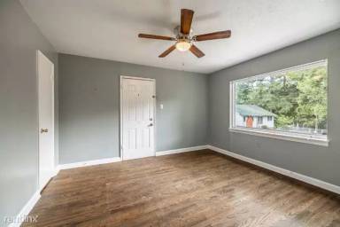 Main picture of 1504 Allen St