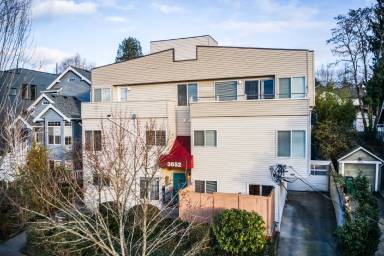 Main picture of 3652 Interlake Ave N