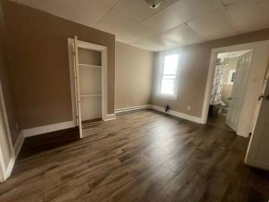 Main picture of 630 W Market St