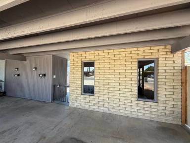 Main picture of 730 E 24th Pl