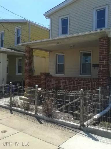 Main picture of 304 Brook St