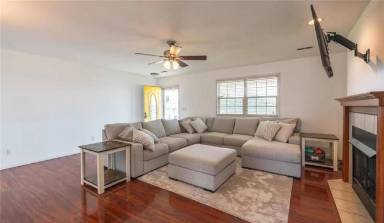 Main picture of 20300 London Ln