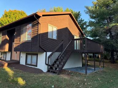 Main picture of 566 Viewmont Ct