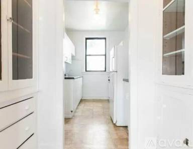 Main picture of 2418 N Sawyer Ave