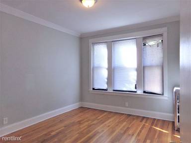 Main picture of 1314 W Waveland Ave