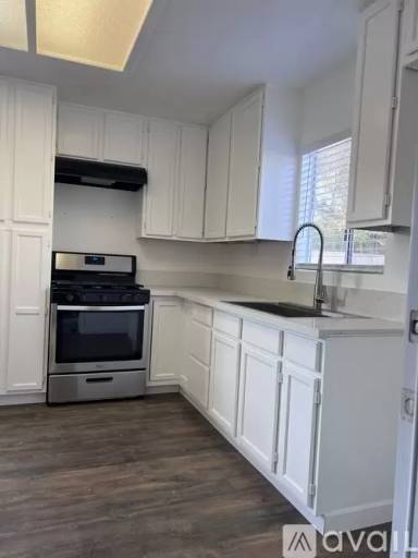 Main picture of 3591 Center Ave