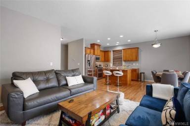Main picture of 5409 NE 54th St