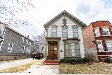 Main picture of 2231 Wabash St