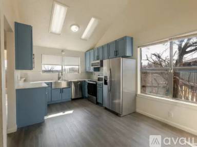 Main picture of 504 Hilltop Dr