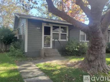 Main picture of 92 Martin Dr