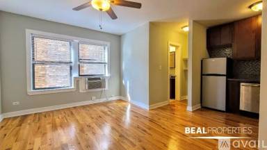 Main picture of 837 W Wolfram Apartments