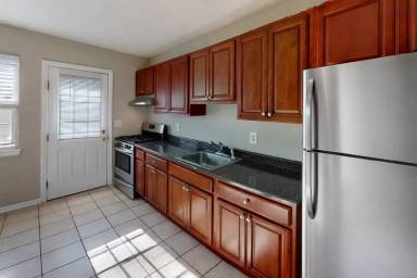 Main picture of 324 Central Ave